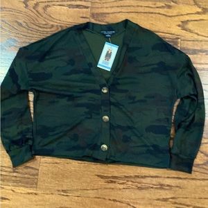 Daytripper Camo Cardigan NWT size large